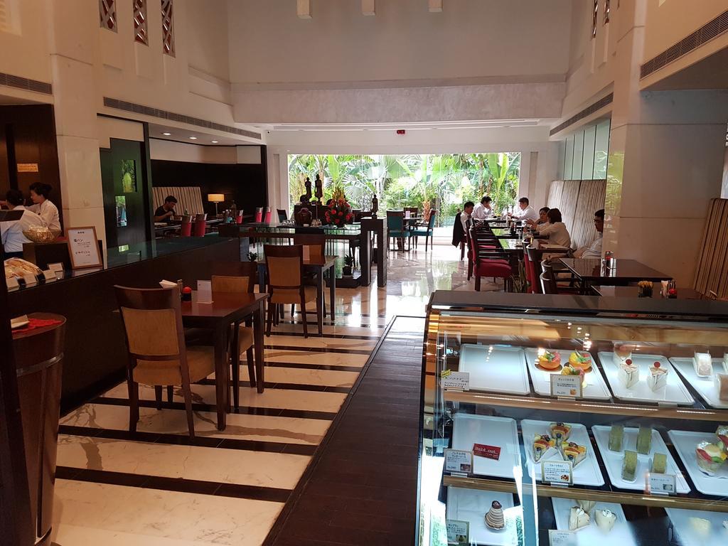 Dia Park Premier Hotel Gurgaon Buitenkant foto