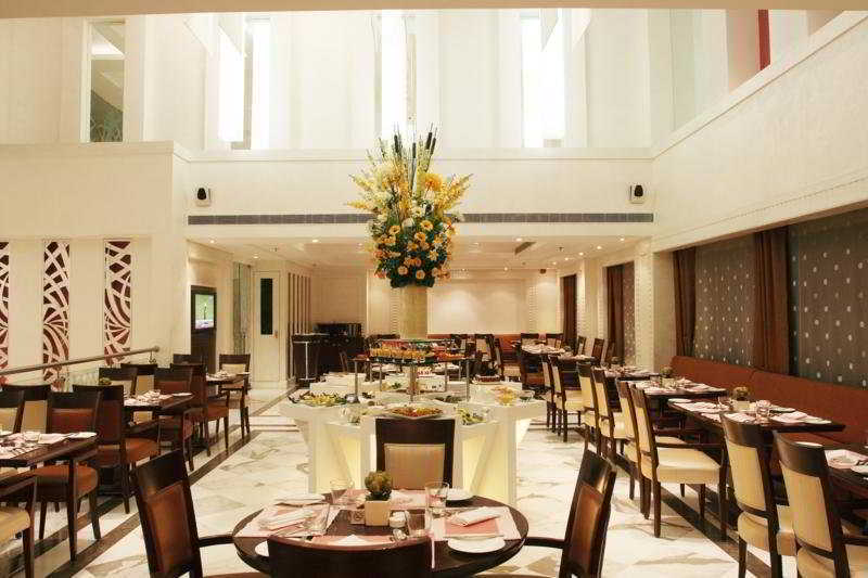 Dia Park Premier Hotel Gurgaon Buitenkant foto