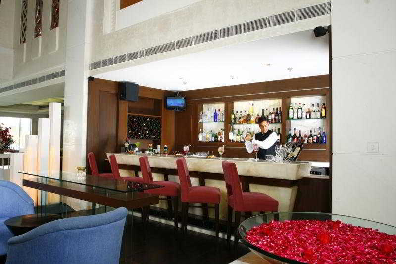 Dia Park Premier Hotel Gurgaon Buitenkant foto